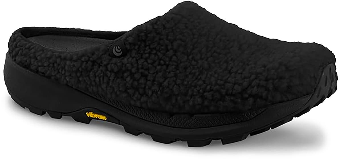 A Topo Athletic Revive recover shoe in black.