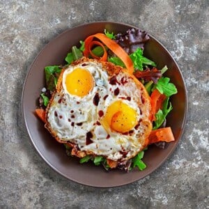 Sunnyside Salad by Michelle Tam / Nom Nom Paleo https://nomnompaleo.com
