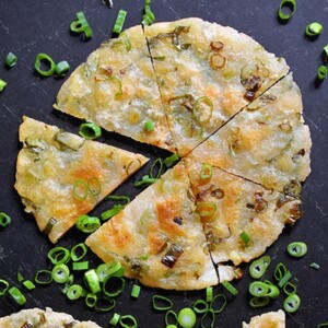 Paleo Scallion Pancakes by Michelle Tam / Nom Nom Paleo https://nomnompaleo.com