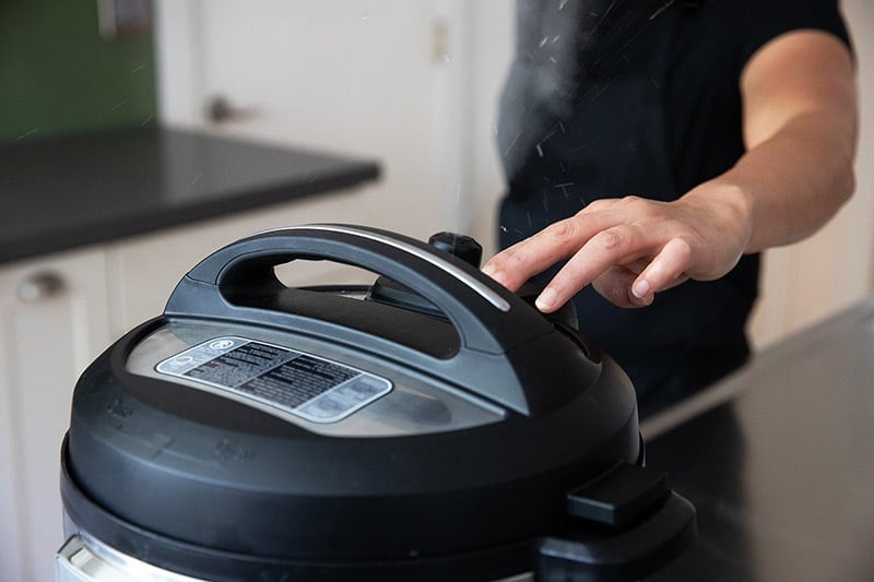 Manually releasing pressure for Instant Pot Vegetable Soup