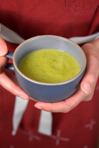 Curried Cream of Broccoli Soup by Michelle Tam / Nom Nom Paleo https://nomnompaleo.com