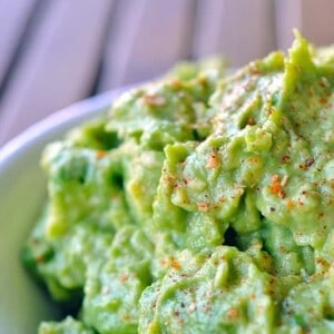 Guacamole by Michelle Tam / Nom Nom Paleo https://nomnompaleo.com