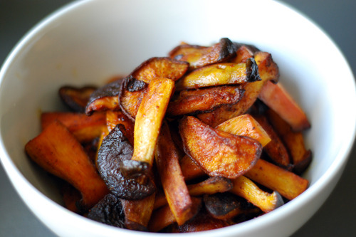 A bowl of Hawaiian fire-spiced mushroooms.