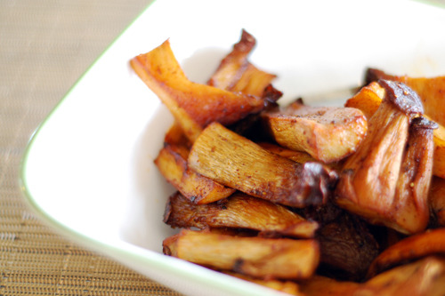 A bowl of cooked Hawaiian fire-spiced mushrooms.